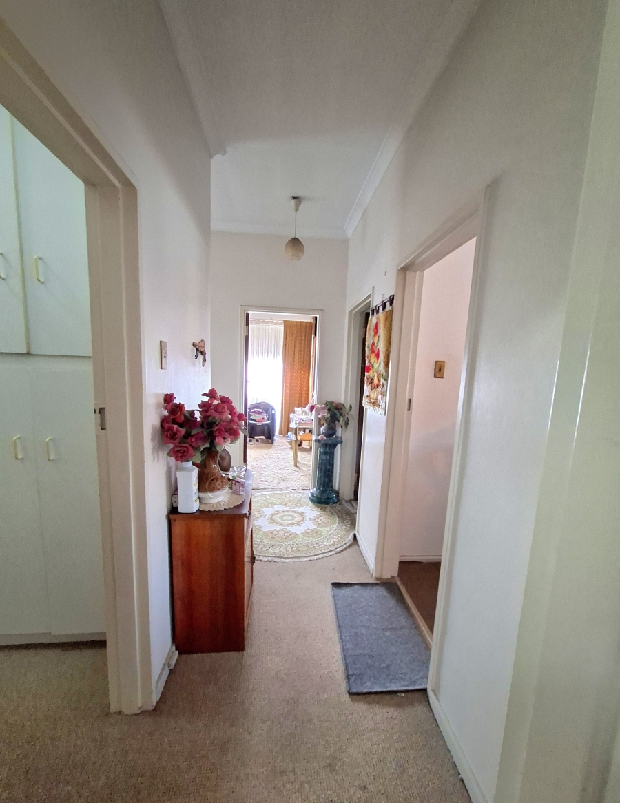 2 Bedroom Property for Sale in Uitenhage Central Eastern Cape